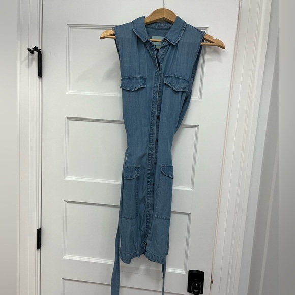 Sleeveless denim shirt dress - Picture 3 of 3